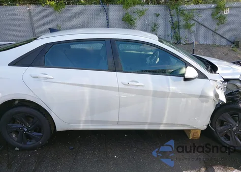 2022 Hyundai Elantra Sel z USA, uszkodzony, nr VIN 5NPLS4AG4NH054812